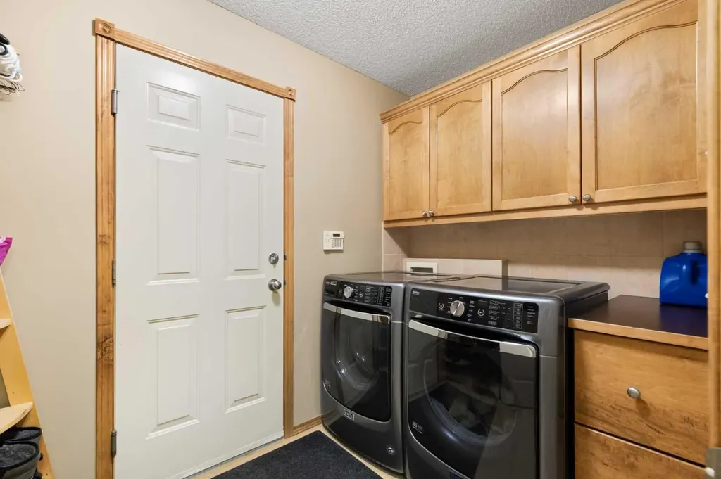 34 Tuscany Meadows Drive NW Calgary AB T3L 2T8