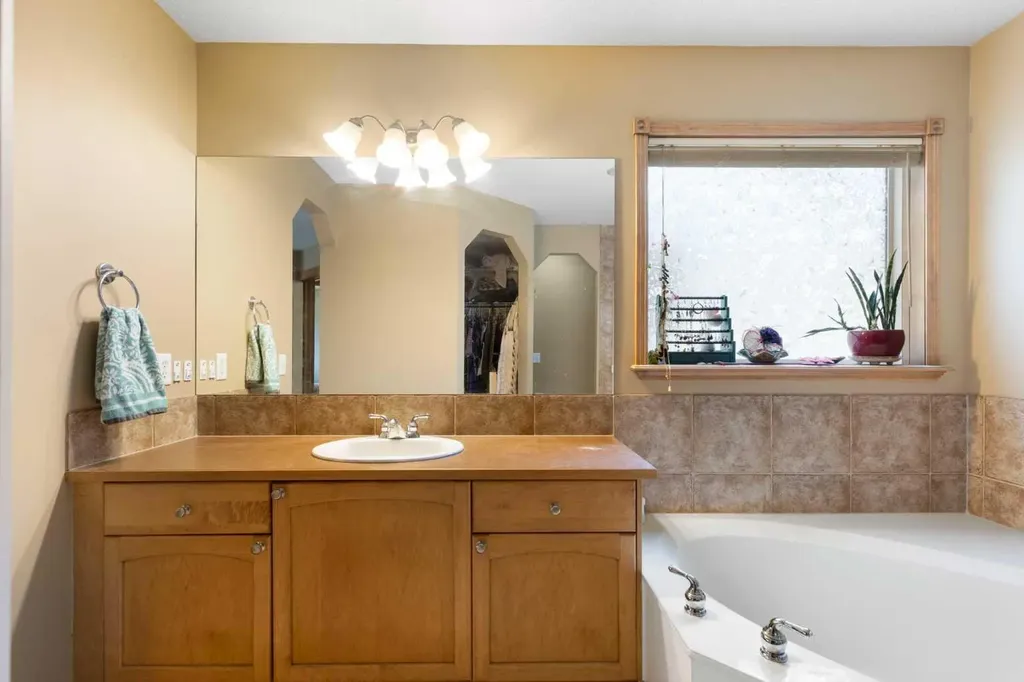 34 Tuscany Meadows Drive NW Calgary AB T3L 2T8