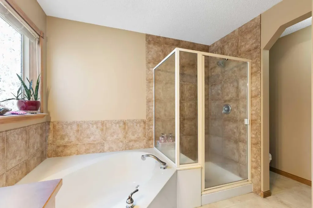 34 Tuscany Meadows Drive NW Calgary AB T3L 2T8