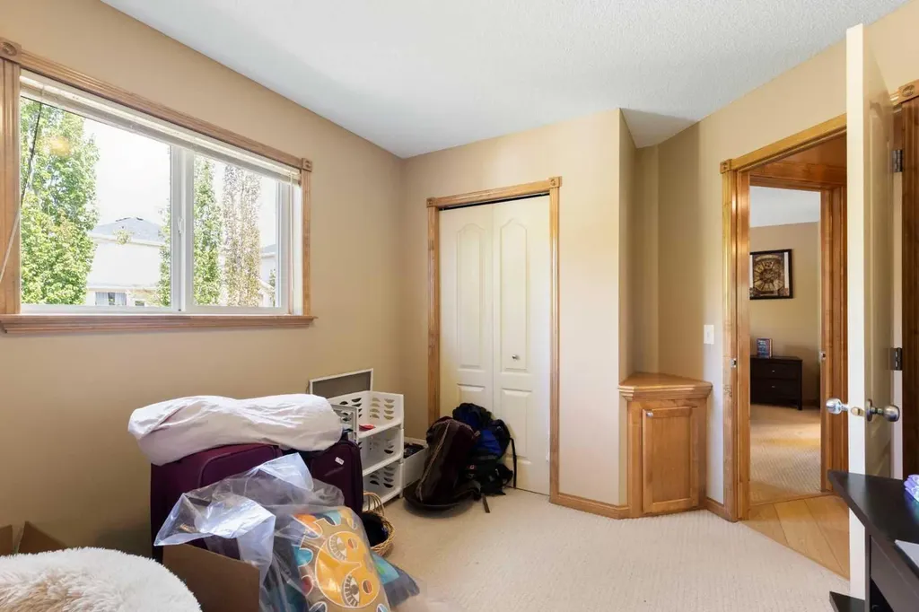 34 Tuscany Meadows Drive NW Calgary AB T3L 2T8