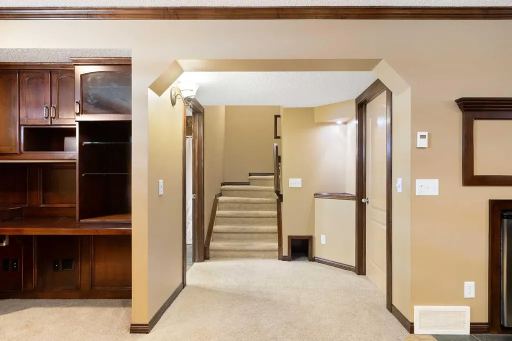 34 Tuscany Meadows Drive NW Calgary AB T3L 2T8