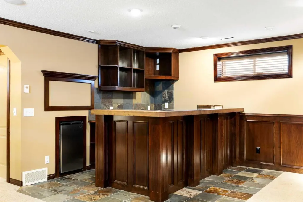 34 Tuscany Meadows Drive NW Calgary AB T3L 2T8