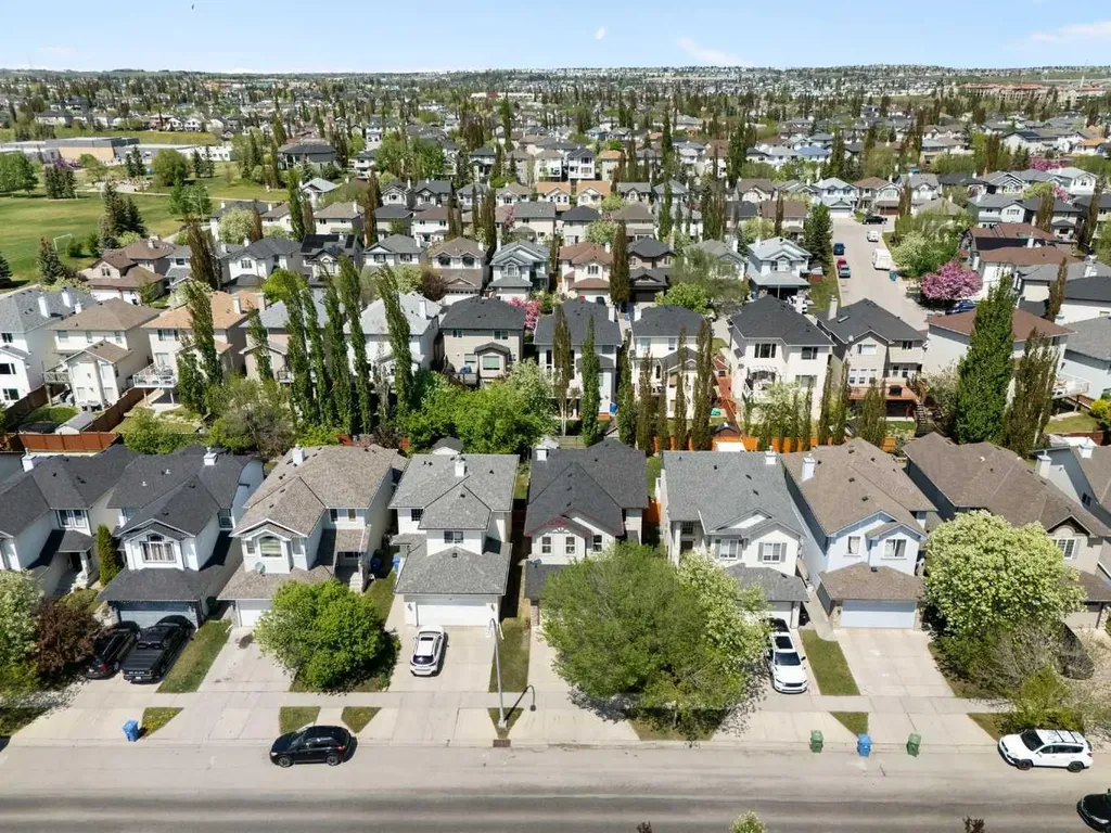 34 Tuscany Meadows Drive NW Calgary AB T3L 2T8