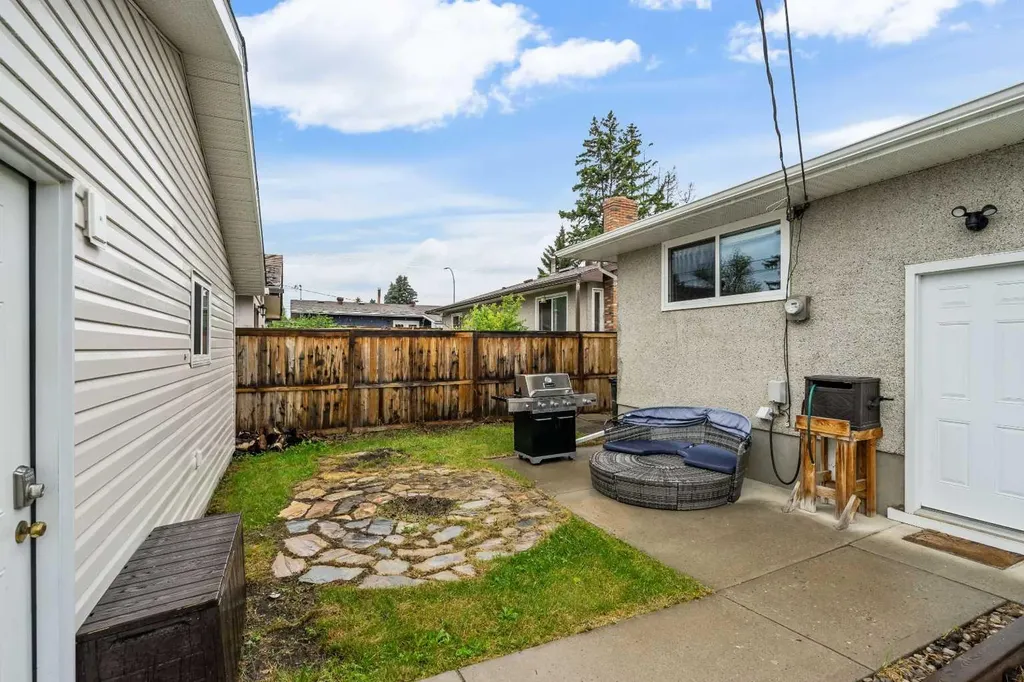 9211 Allison Drive SE Calgary AB T2J1B3