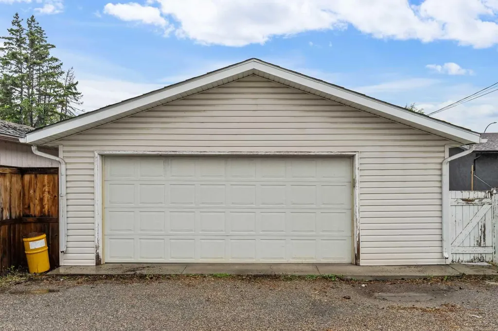 9211 Allison Drive SE Calgary AB T2J1B3