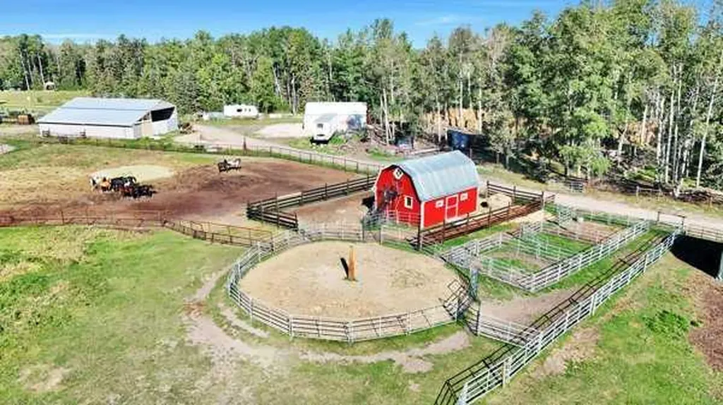 353022 Range Road 4-3 Rural Clearwater County AB T0M0M0