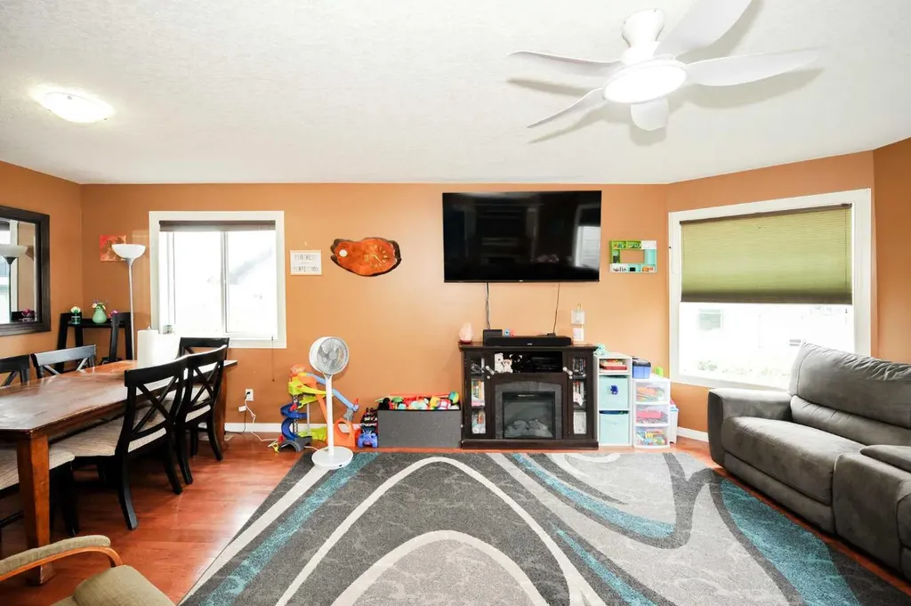 3709 69 Street Camrose AB T4V 5B7