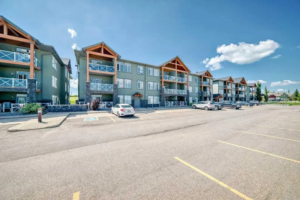 1005A Westmount Drive Strathmore AB T1P 0C3