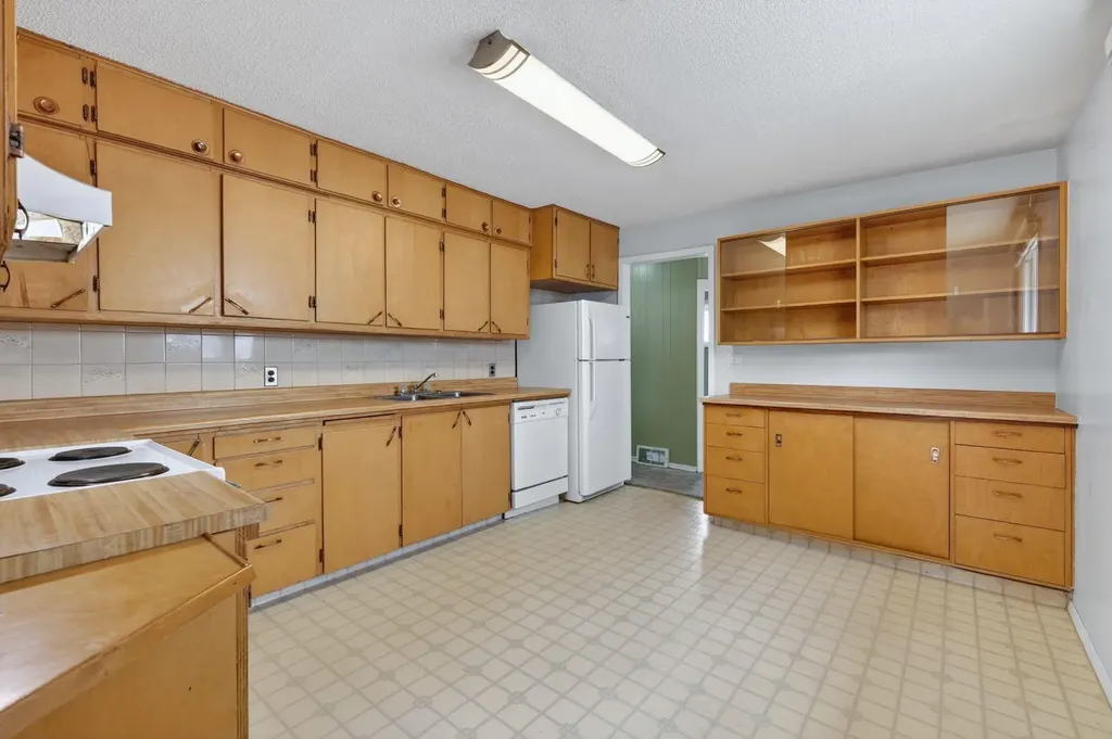 480 5 Street E Drumheller AB T0J 0Y4