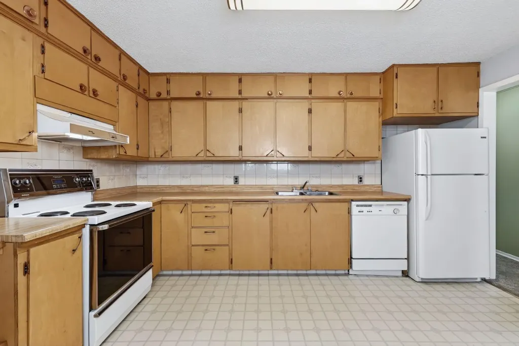480 5 Street E Drumheller AB T0J 0Y4