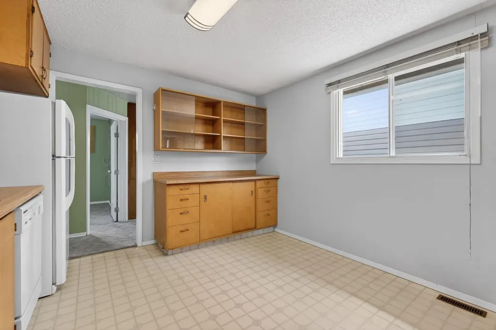 480 5 Street E Drumheller AB T0J 0Y4