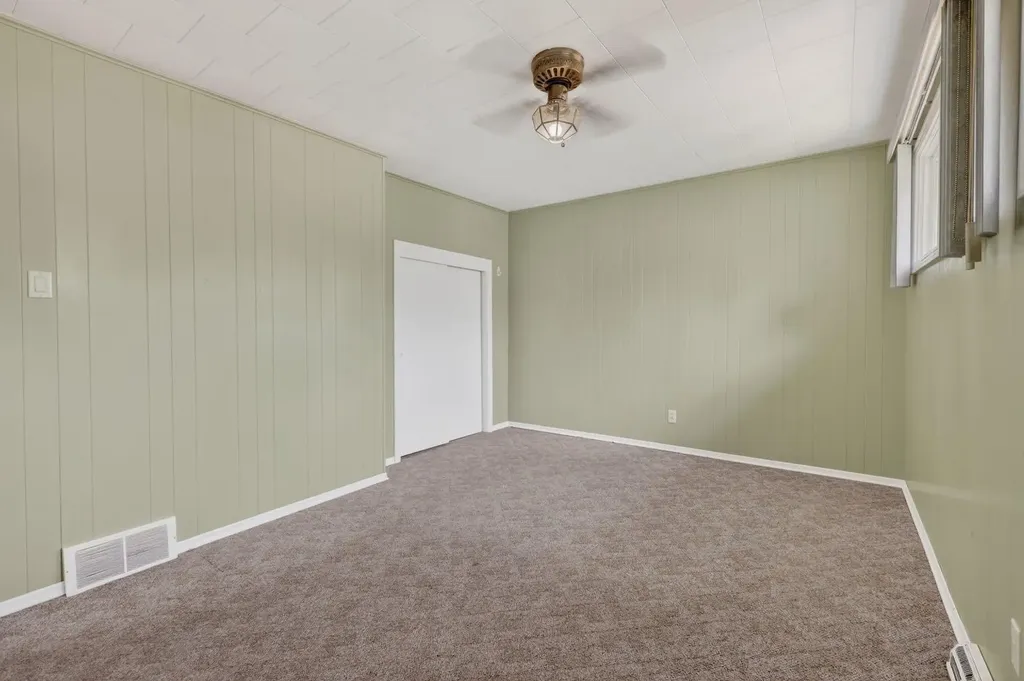 480 5 Street E Drumheller AB T0J 0Y4