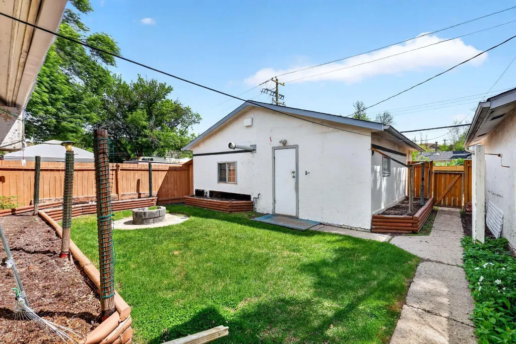 480 5 Street E Drumheller AB T0J 0Y4