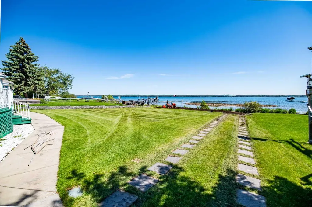 3 Rustic Road Norglenwold AB T4S 1S5