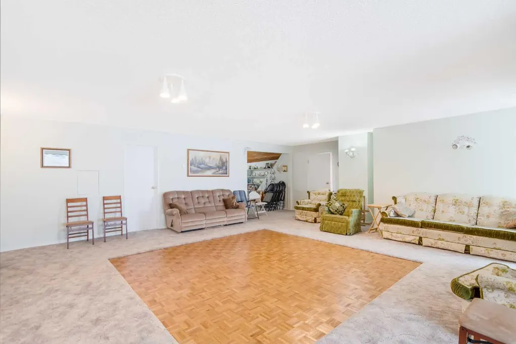 3 Rustic Road Norglenwold AB T4S 1S5