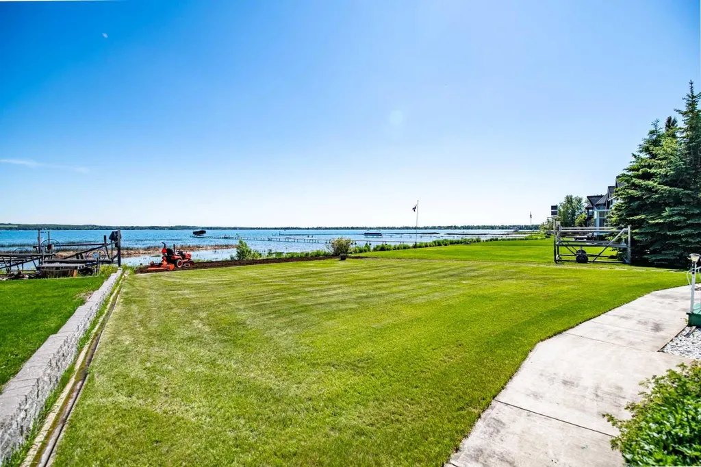 3 Rustic Road Norglenwold AB T4S 1S5