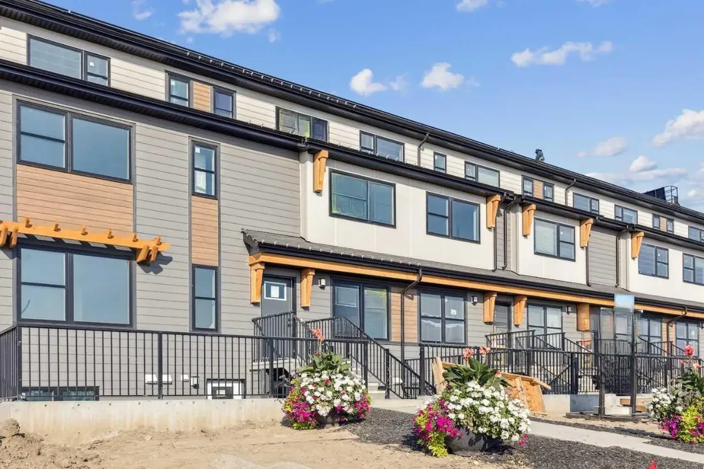135 Mahogany Parade SE Calgary AB T3M 4K2