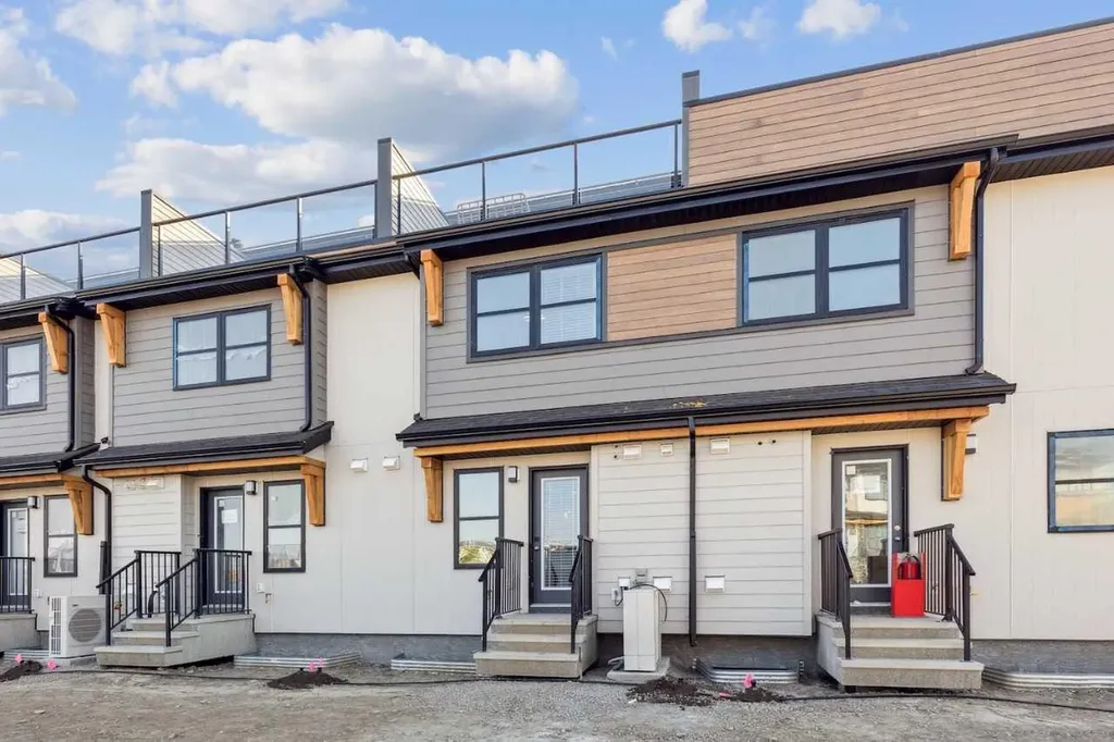 135 Mahogany Parade SE Calgary AB T3M 4K2