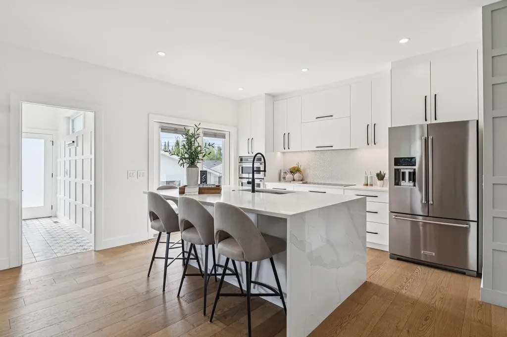 4747 26 Avenue SW Calgary AB T3E 0R3