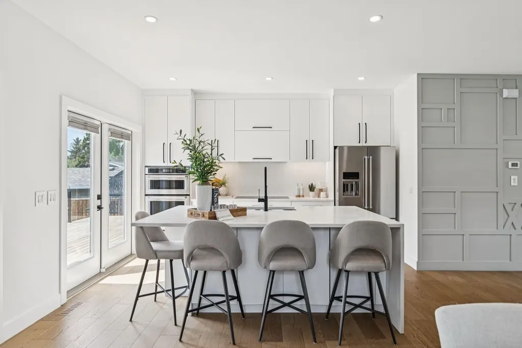 4747 26 Avenue SW Calgary AB T3E 0R3