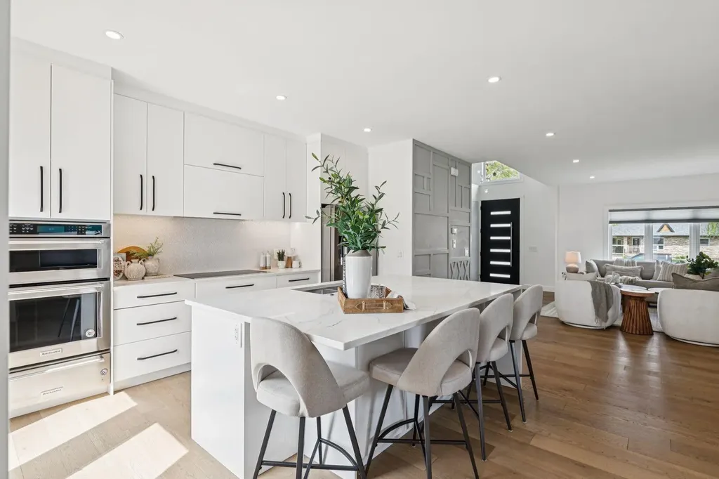 4747 26 Avenue SW Calgary AB T3E 0R3