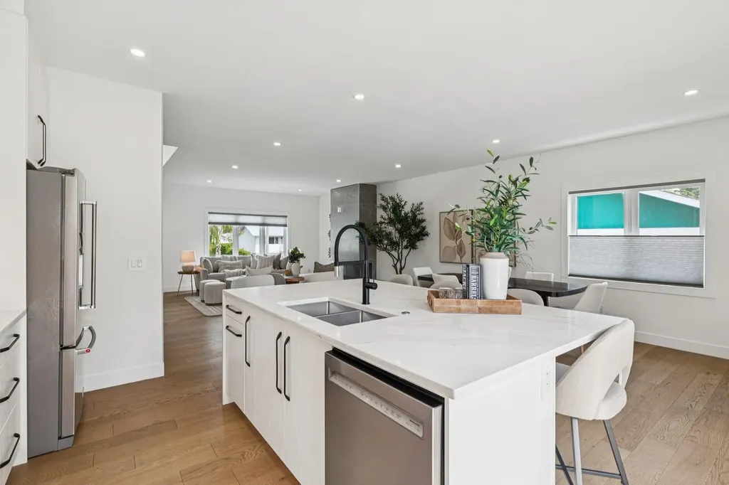 4747 26 Avenue SW Calgary AB T3E 0R3