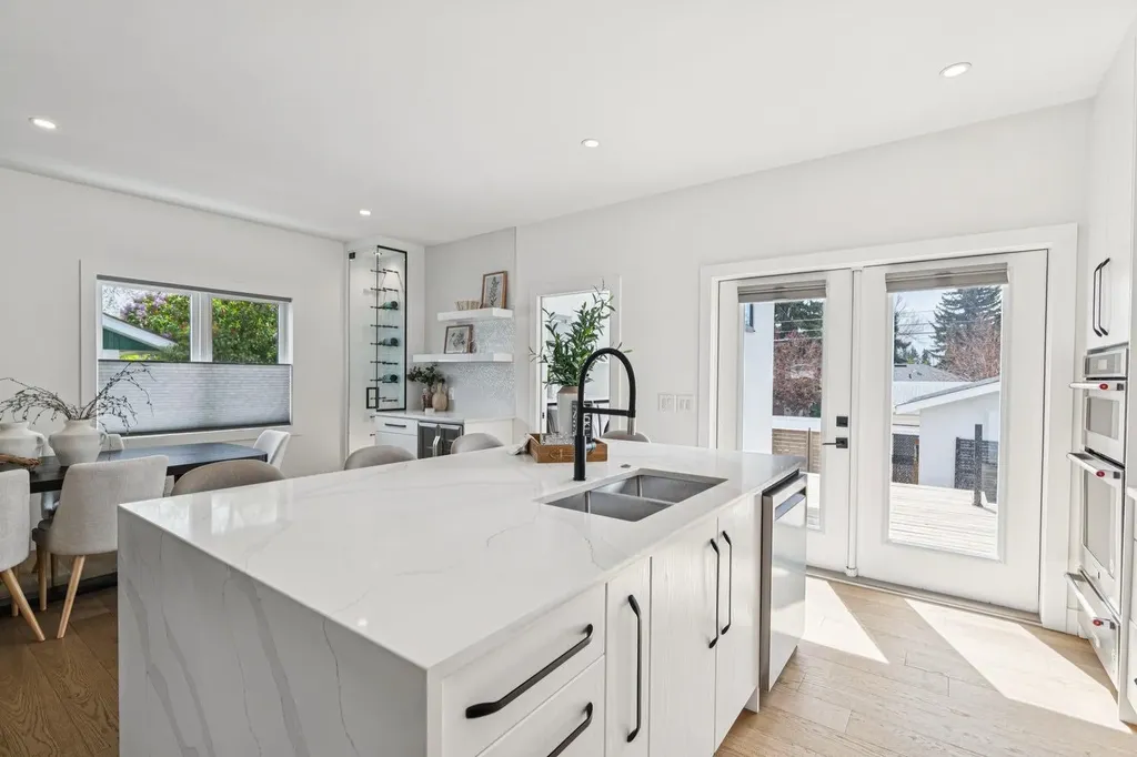 4747 26 Avenue SW Calgary AB T3E 0R3