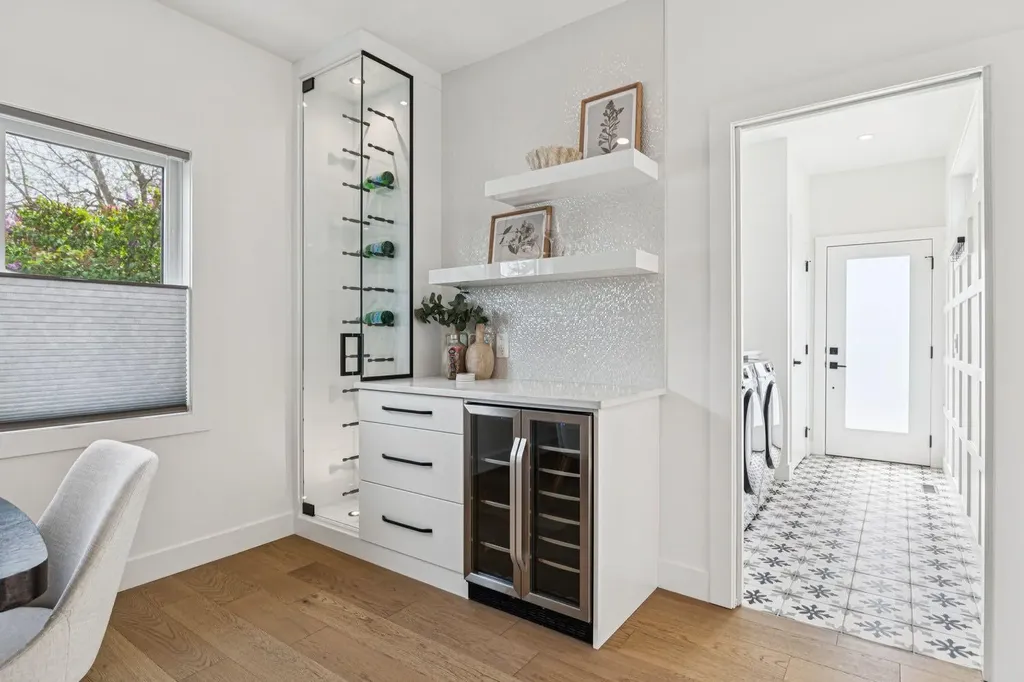 4747 26 Avenue SW Calgary AB T3E 0R3