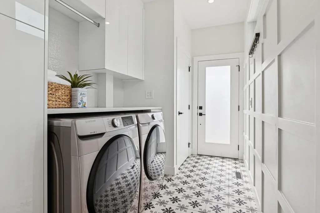 4747 26 Avenue SW Calgary AB T3E 0R3