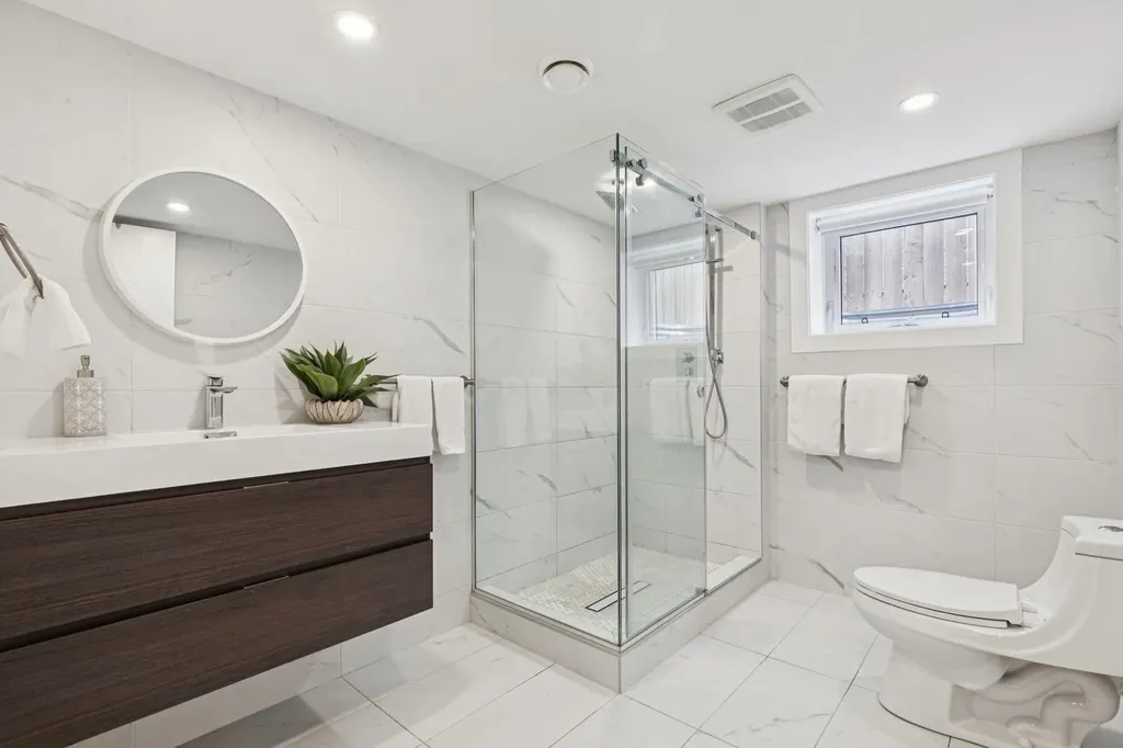4747 26 Avenue SW Calgary AB T3E 0R3