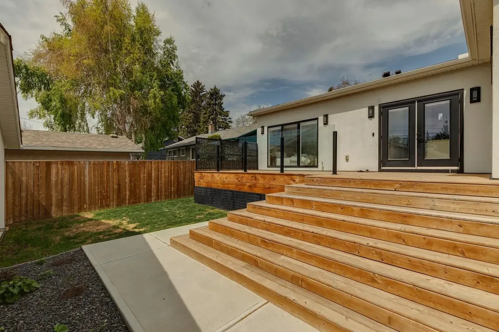 4747 26 Avenue SW Calgary AB T3E 0R3