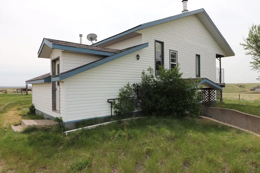 13429 Range Road 62 Rural Cypress County AB T1B 4Y5