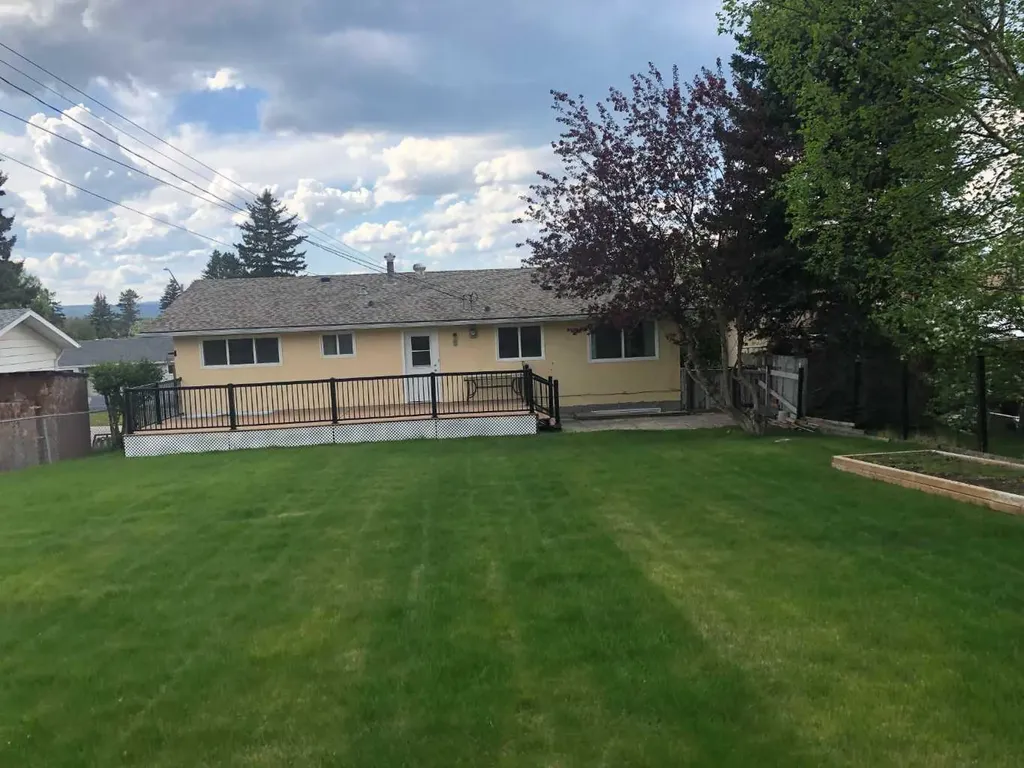 132 Lodgepole Drive Hinton AB T7V 1E4