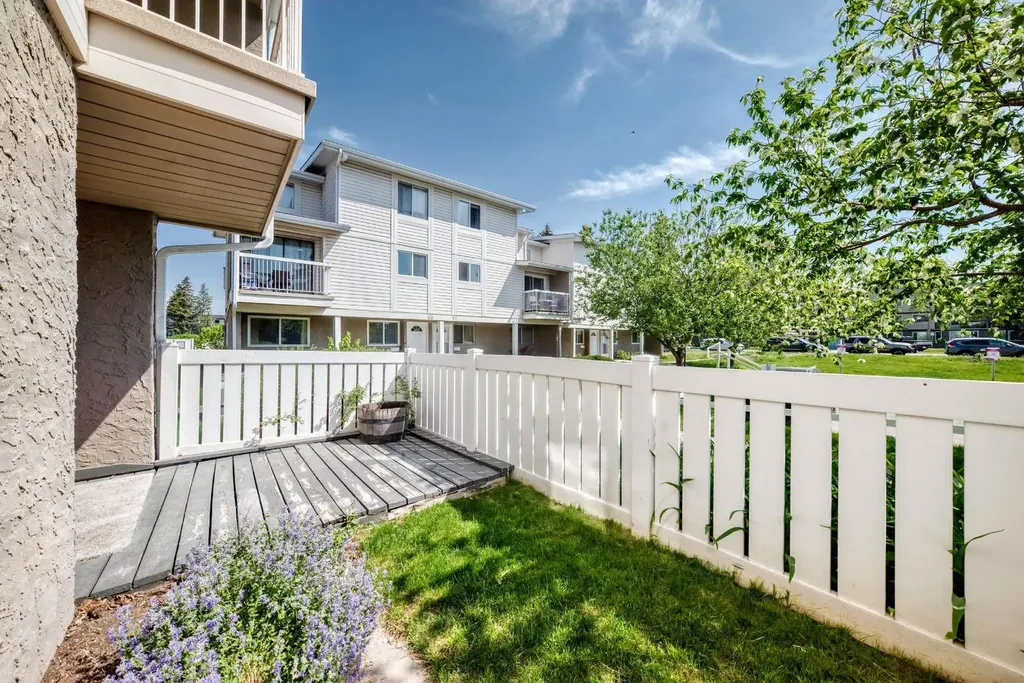 3015 51 Street SW Calgary AB T3E 6N5