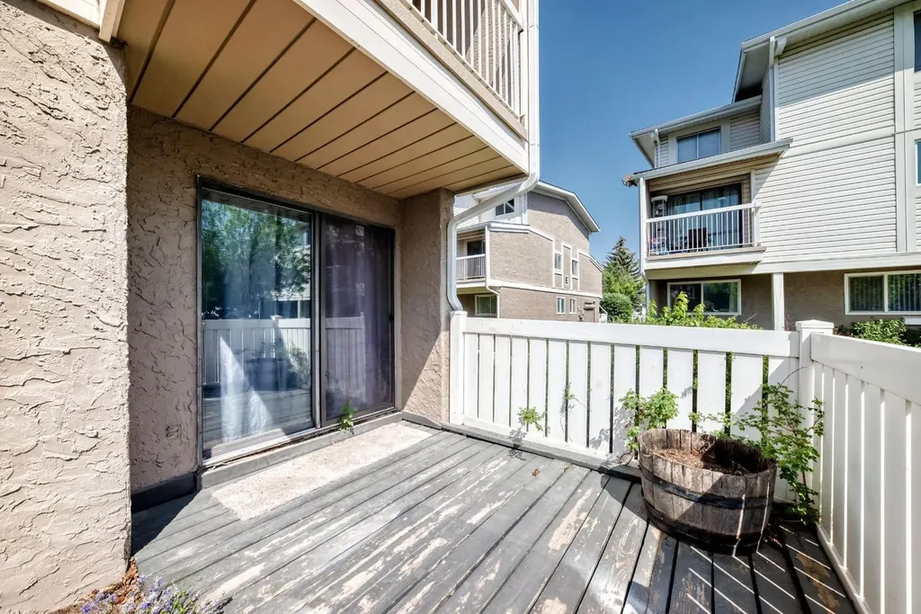 3015 51 Street SW Calgary AB T3E 6N5