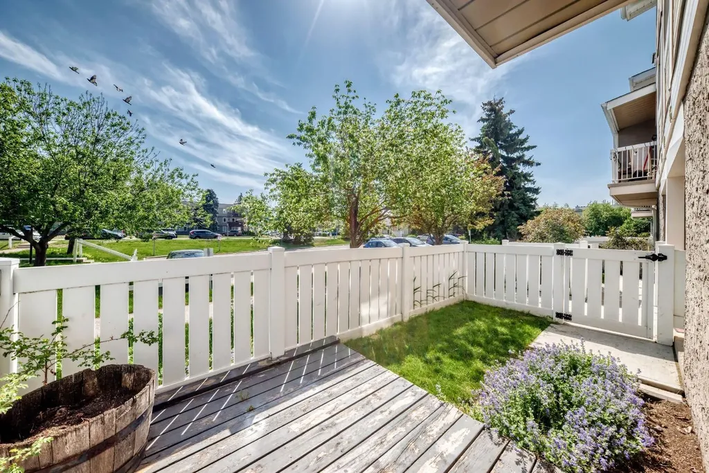 3015 51 Street SW Calgary AB T3E 6N5