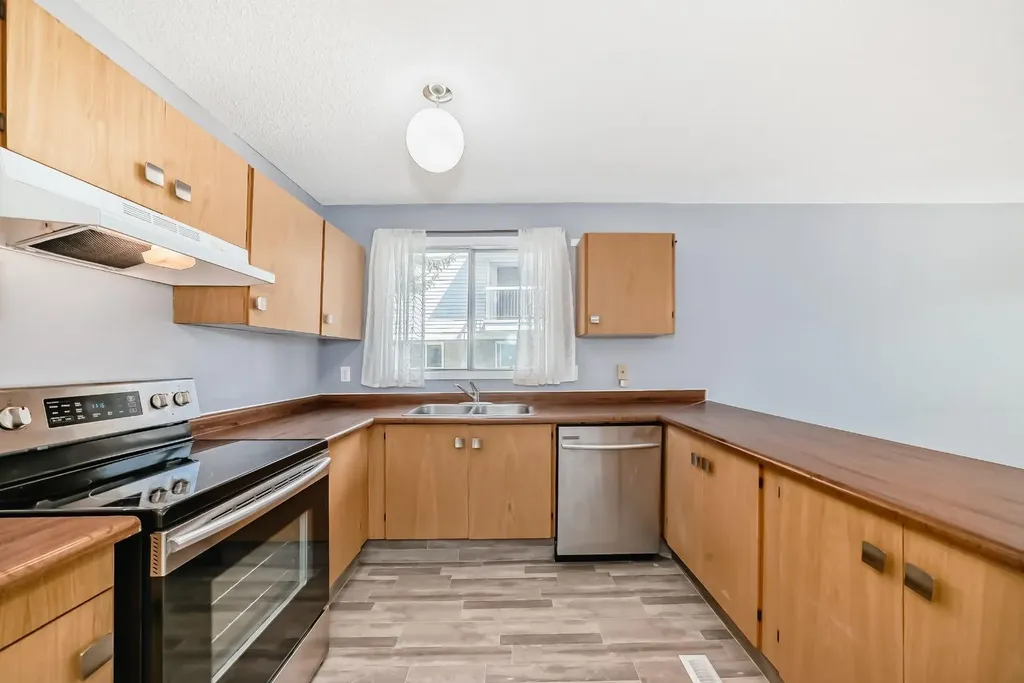 3015 51 Street SW Calgary AB T3E 6N5