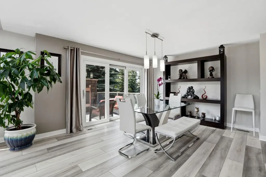 105 Cranridge Heights SE Calgary AB T3M0C1