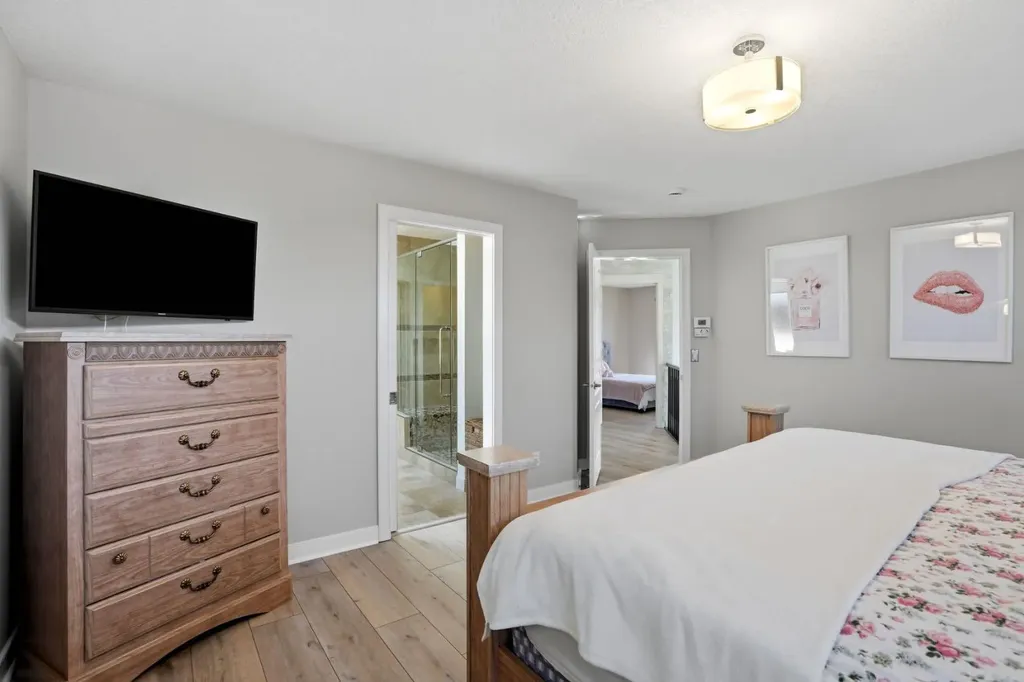 105 Cranridge Heights SE Calgary AB T3M0C1
