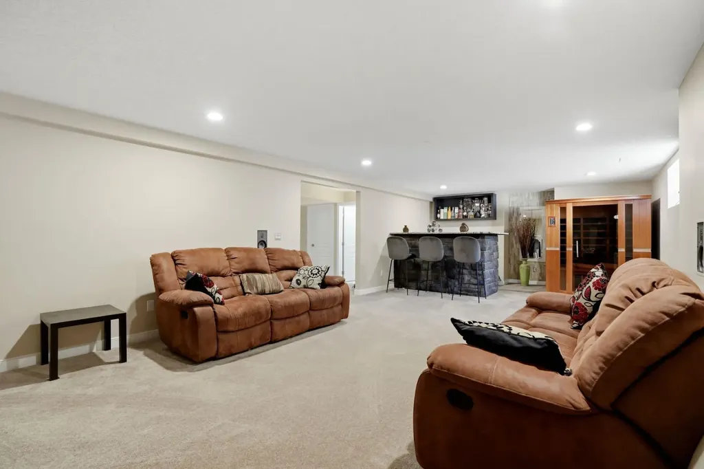 105 Cranridge Heights SE Calgary AB T3M0C1