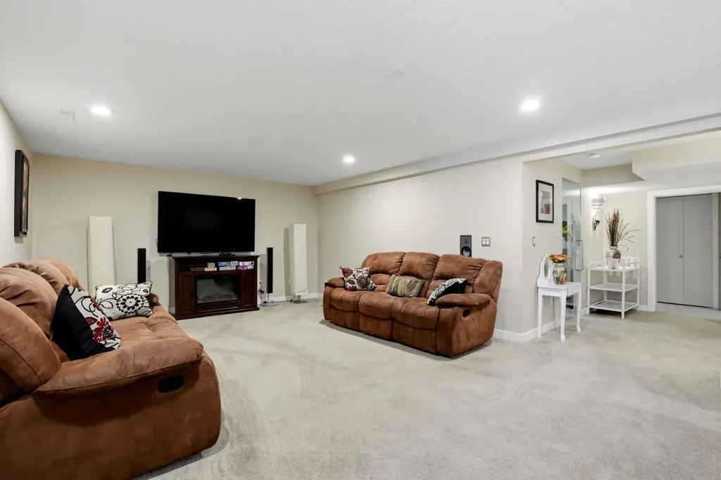 105 Cranridge Heights SE Calgary AB T3M0C1