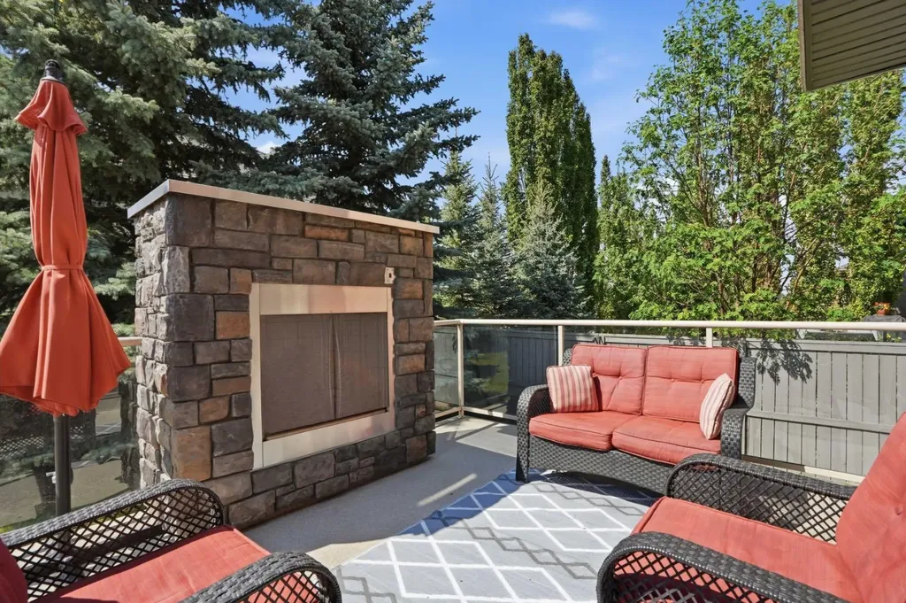 105 Cranridge Heights SE Calgary AB T3M0C1
