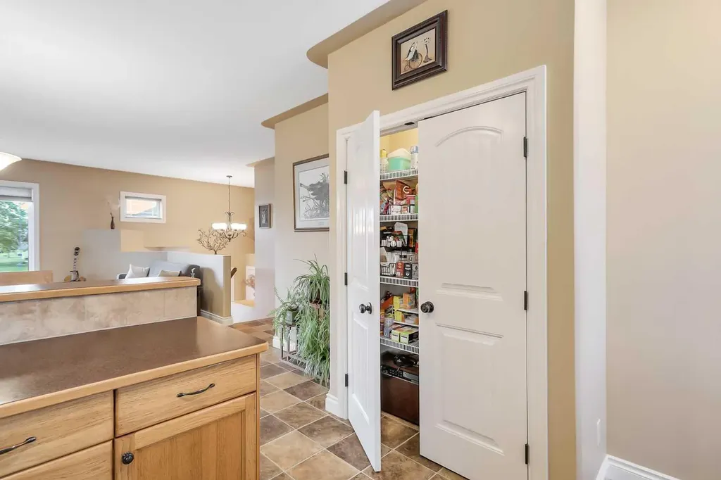 46 Mackenzie Crescent Lacombe AB T4L 0B2