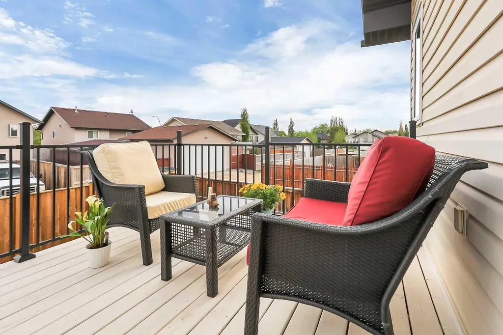 46 Mackenzie Crescent Lacombe AB T4L 0B2