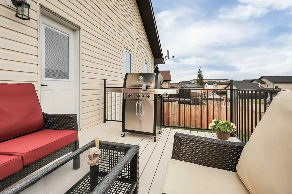 46 Mackenzie Crescent Lacombe AB T4L 0B2