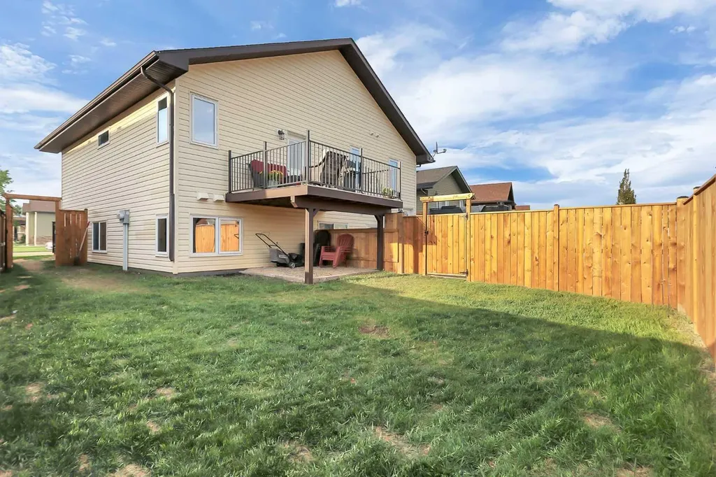 46 Mackenzie Crescent Lacombe AB T4L 0B2