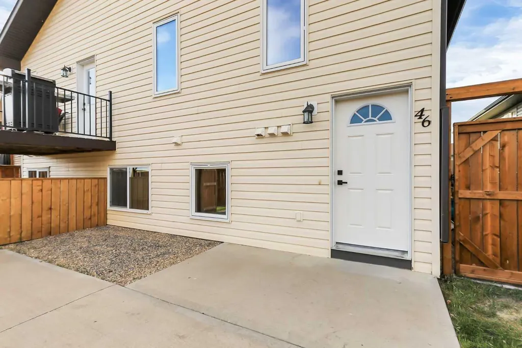 46 Mackenzie Crescent Lacombe AB T4L 0B2