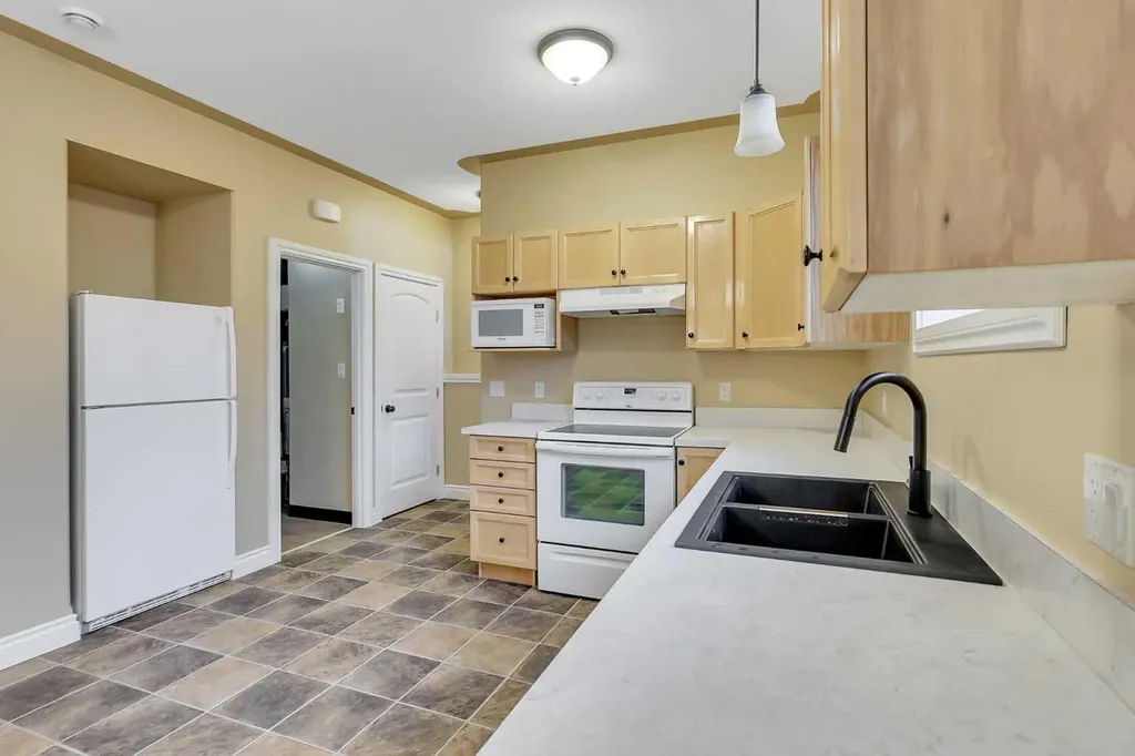 46 Mackenzie Crescent Lacombe AB T4L 0B2