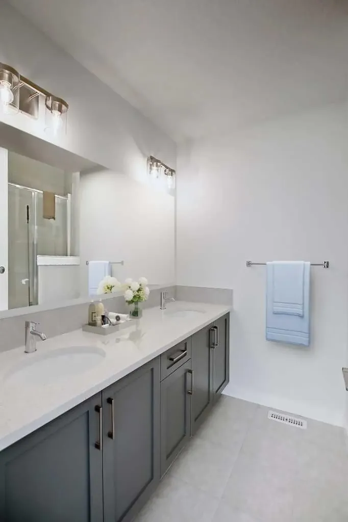 381 Waterford Boulevard Chestermere AB T1X 2Z7