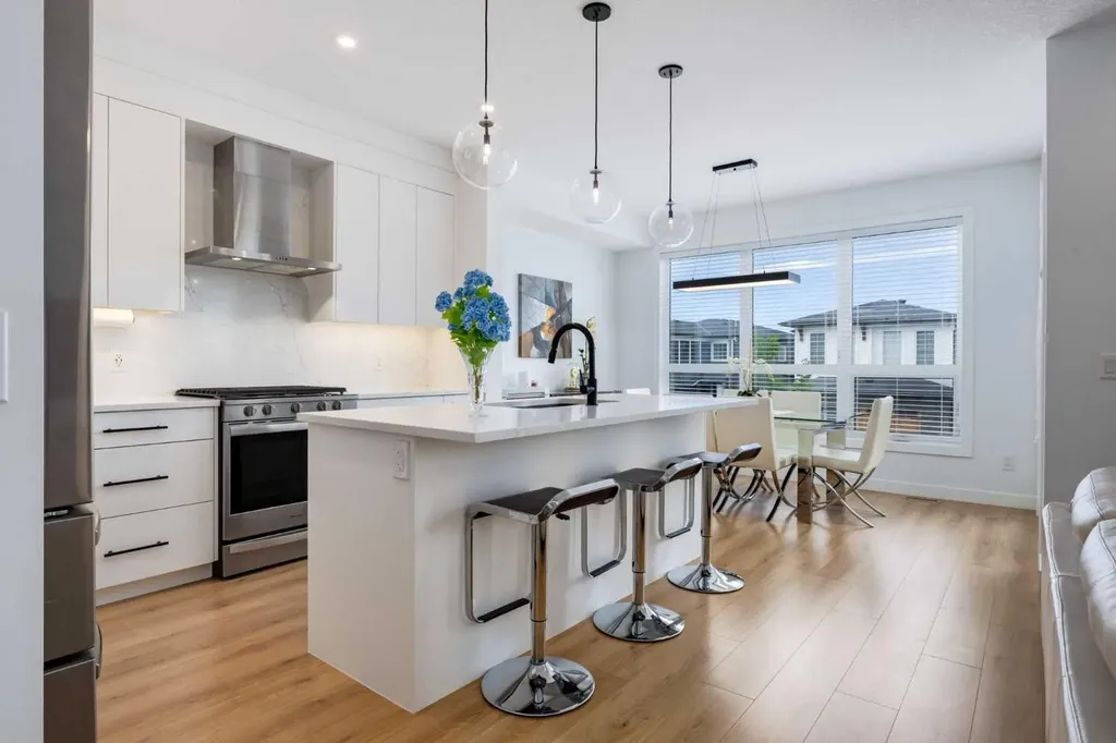 7820 Spring Willow Drive SW Calgary AB T3H 6E1